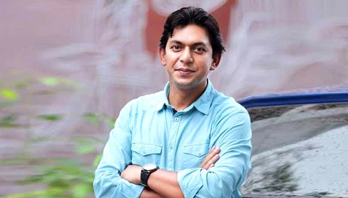 বাবার শরীরের কোমল উষ্ণতা খুঁজে ফিরছি