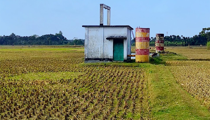 ২০ কৃষকের নলকূপ আ. লীগ নেতার নামে
