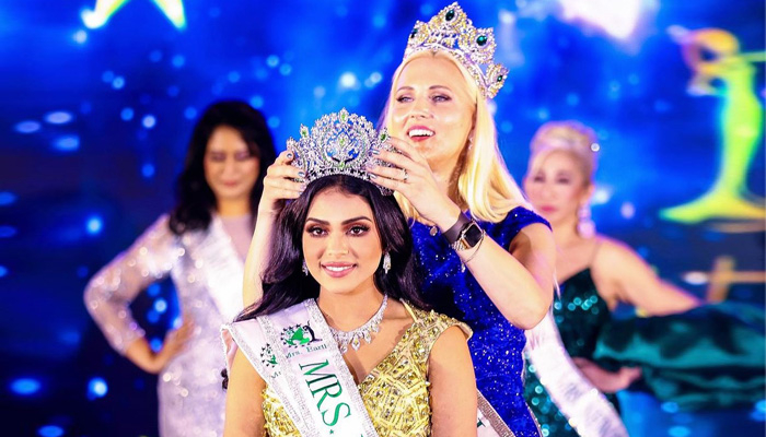 মিসেস আর্থ পুরস্কার জিতে ইতিহাস গড়লেন দুবাইয়ের এই সুন্দরী