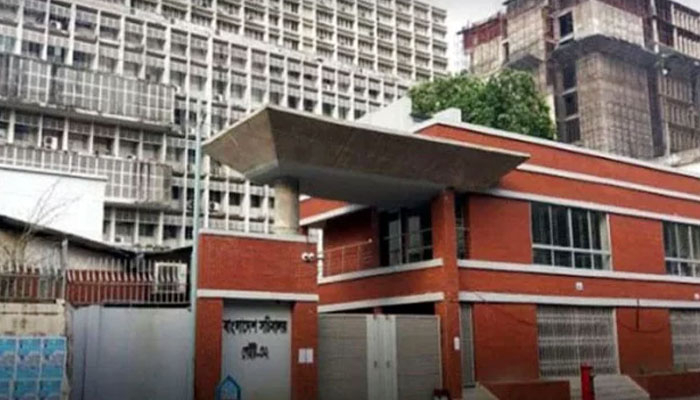 ঈদের ছুটি শেষে অফিস-আদালত খুলছে আজ