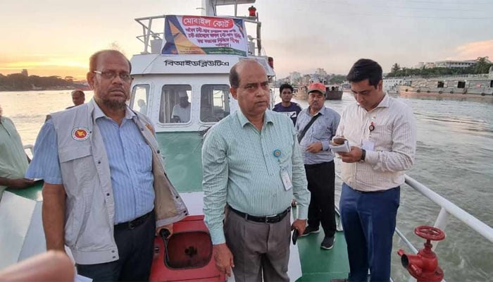 নিরাপত্তা নিশ্চিতকরণে শীতলক্ষ্যায় ৭ নৌযানকে অর্থদণ্ড