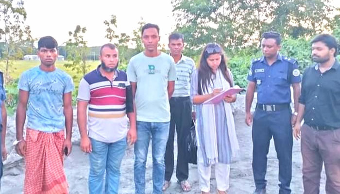 সুগন্ধা নদী থেকে অবৈধভাবে বালু উত্তোলন, ৬ লাখ টাকা জরিমানা