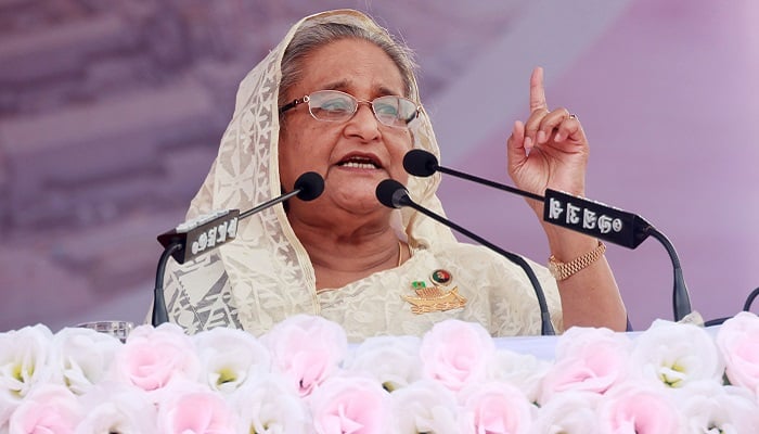 রংপুরের জনসভায় নৌকায় ভোট চাইলেন প্রধানমন্ত্রী
