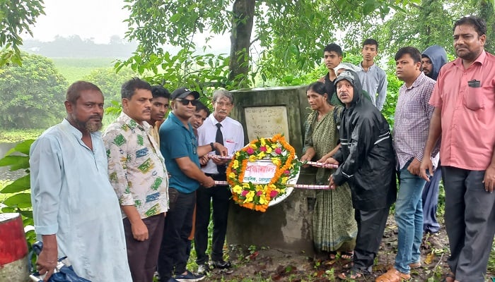 শ্রদ্ধা-ভালোবাসায় তারেক মাসুদ ও মিশুক মুনীরকে স্মরণ