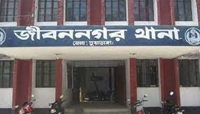 মেয়েকে ‘কুপ্রস্তাব’, বাবাকে গলা কেটে হত্যা