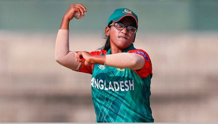 'নো মোর ক্রিকেট' লিখে কি খেলা ছেড়ে দিলেন রুমানা?