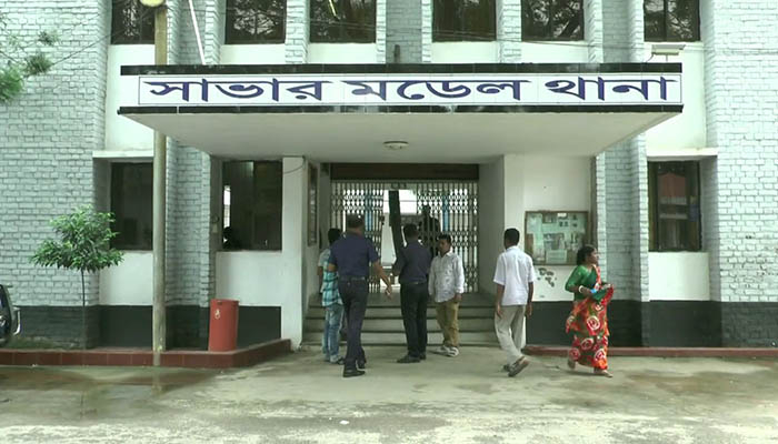 নেশা করিয়ে কিশোরীকে ছাদ থেকে ফেলে হত্যাচেষ্টা