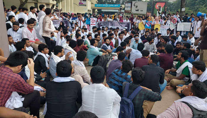 খুলনায় ৩ দিন পর ওষুধ ব্যবসায়ীদের ধর্মঘট প্রত্যাহার