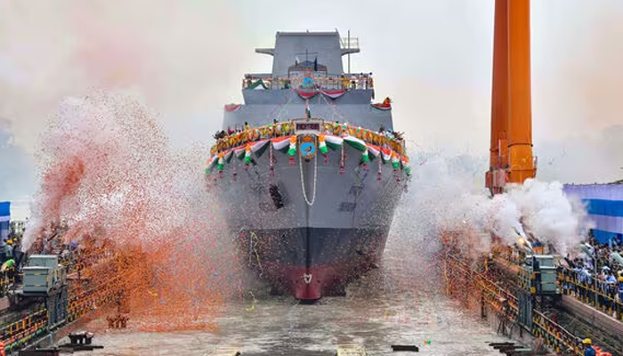 ভারতের রাষ্ট্রপতির হাত ধরে যাত্রা শুরু ‘‌আইএনএস বিন্ধ্যগিরি’‌র