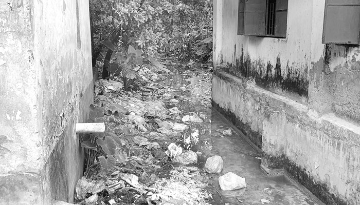 অস্তিত্ব হারাচ্ছে ৭ খাল