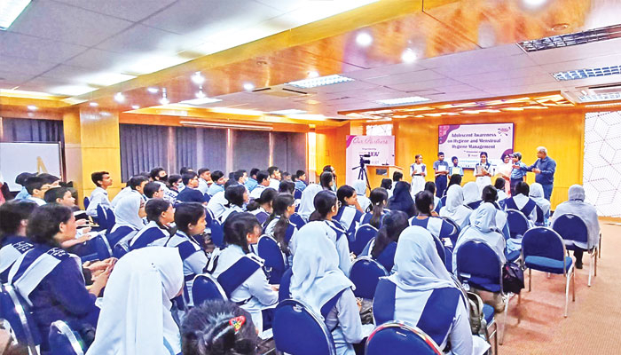 বয়ঃসন্ধিকালে স্বাস্থ্য ব্যবস্থাপনা সম্পর্কিত সেমিনার
