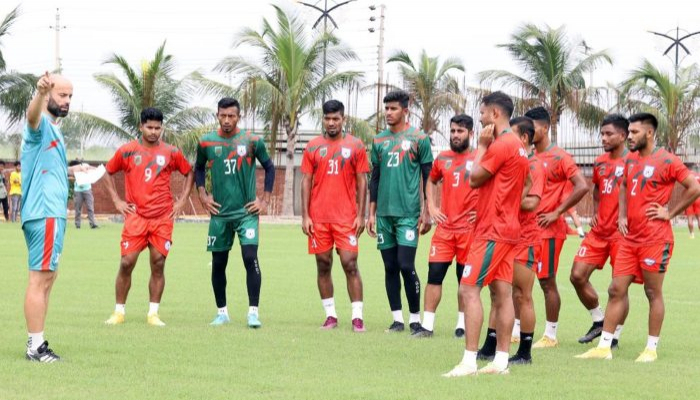 ক্যাবরেরার চাওয়া বৈচিত্র্যময় দল