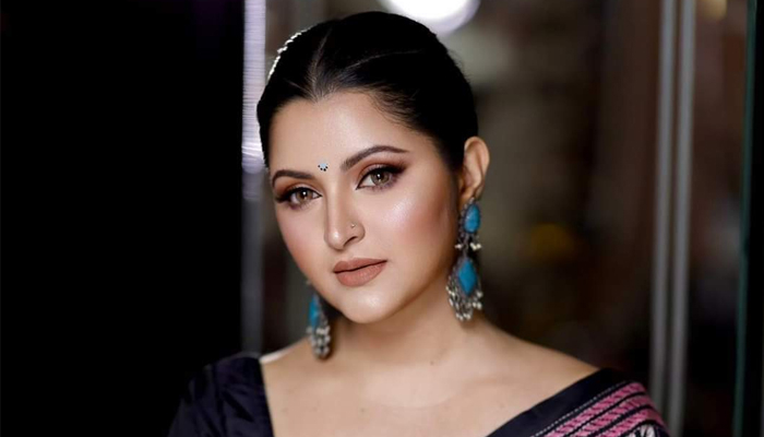 এই ৪ কারণ দেখিয়ে রাজকে ‘ডিভোর্স’ দেন পরীমণি