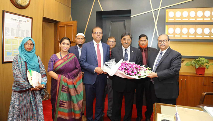 প্রধান বিচারপতির সঙ্গে মানবাধিকার কমিশনের চেয়ারম্যানের সাক্ষাৎ
