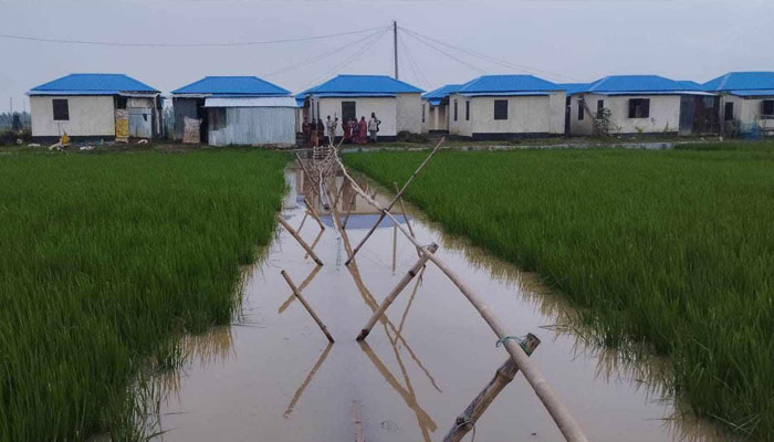 দুর্ভোগে আশ্রয়ণের ১২ পরিবার