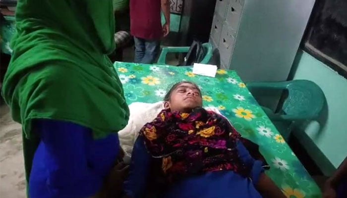 রাঙ্গাবালীতে বজ্রপাতে শিক্ষকসহ আহত ১২ছাত্রী