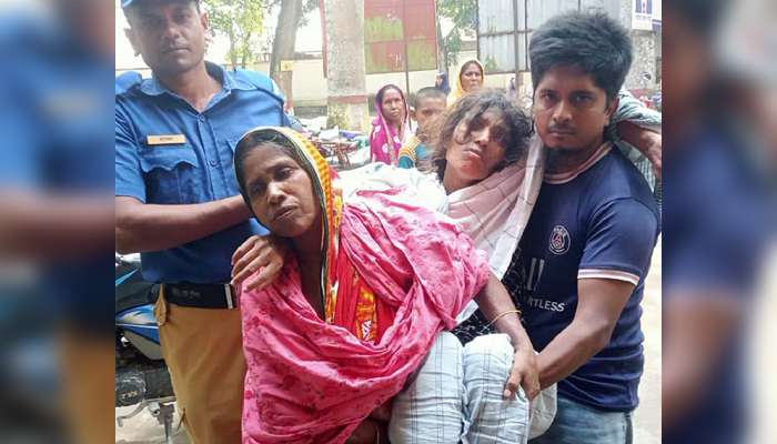 ৭ দিন অনাহারে রাস্তায় পড়ে ছিলেন নারী
