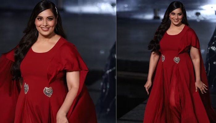 র‌্যাম্পে হাটলেন বিপাশা, ‘হাতি-গন্ডার’ বলে কটাক্ষ  নেটিজেনদের !