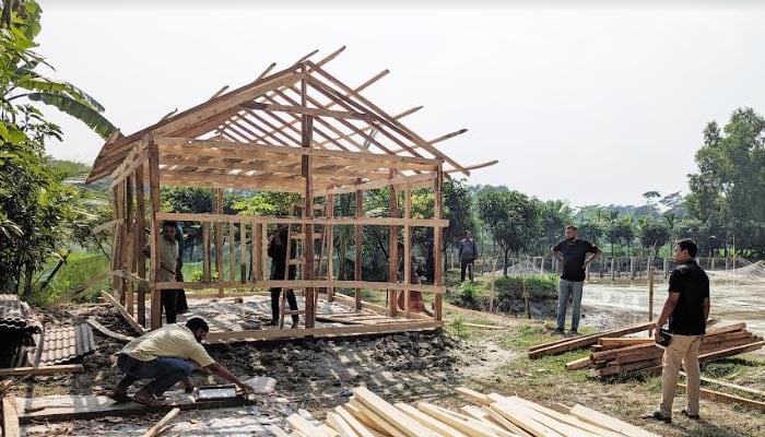 চেয়ারম্যানের দখল থেকে ভূমি উদ্ধার প্রশাসনের