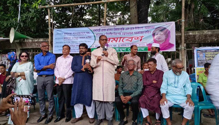 ঘরে বসে থাকলে চলবে না, এখনই রাস্তায় নামার সময়: দুদু