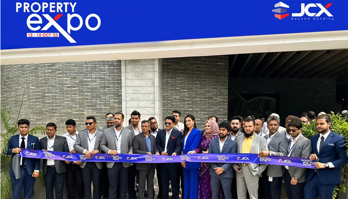 জেসিএক্স আবাসন মেলায় ক্রেতাদের ভিড়