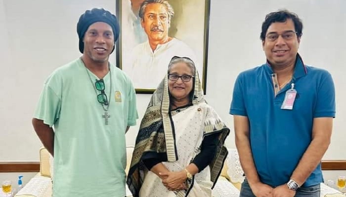 প্রধানমন্ত্রীর সঙ্গে রোনালদিনহোর সাক্ষাৎ