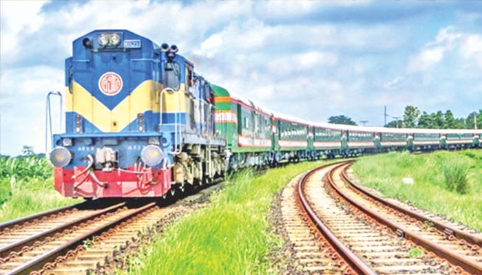 বিপুল সম্ভাবনার রেল নিয়ে তুঘলকি কারবার