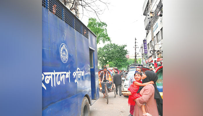 সারাদেশে মামলা, ধরপাকড়